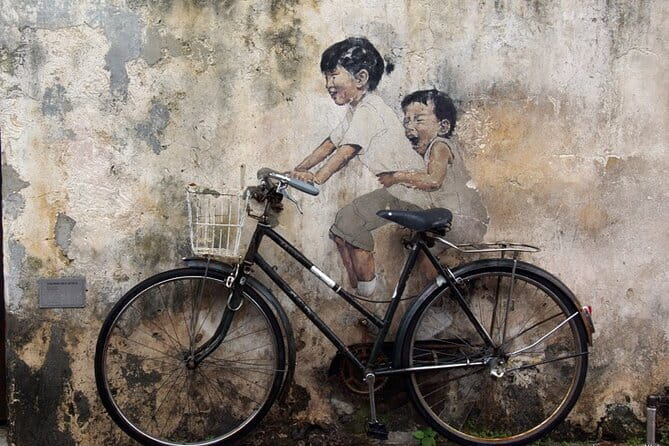 6 Hours Enchanting Exploration in Penang - George Town street art in a 30-minute burst
