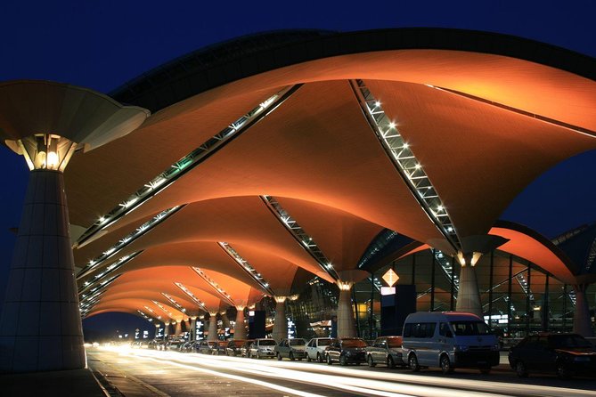 Airport transfer - Meeting the driver at the airport or hotel