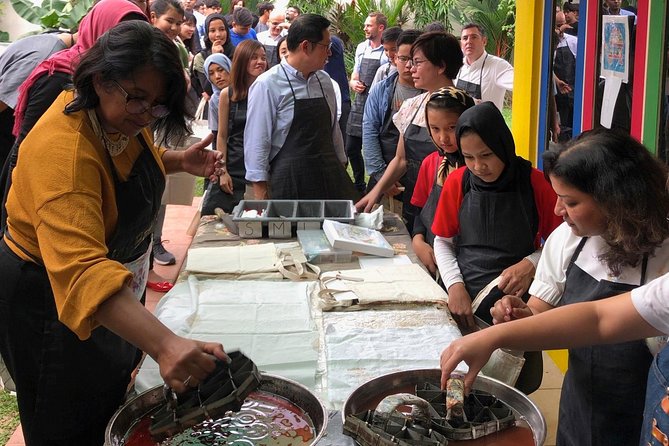 Batik Bag Painting Workshop by myBatik - Making batik instead of merely shopping for it