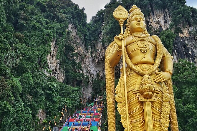 Batu Caves and Sari Experience with Batik Workshop - Painting batik at East Coast Batik