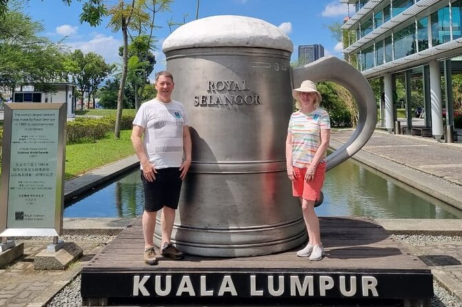 Batu Caves & Malaysian Handicraft Tour: Pewter & Batik Experience - Shared or private transport changes the experience