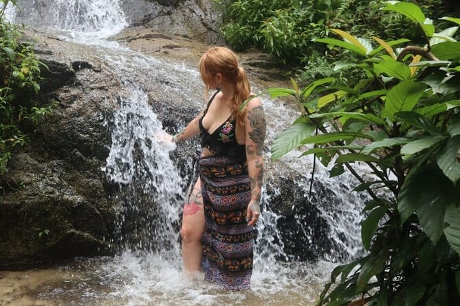 Batu Caves, Waterfalls, Hotspring, Batik & Pewter Tour with Lunch - Royal Selangor: a quick look at Malaysian pewter