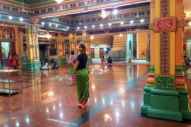Best of KL at Night – Iconic Sights, Local Life & City Lights - The Petronas Twin Towers photo stop