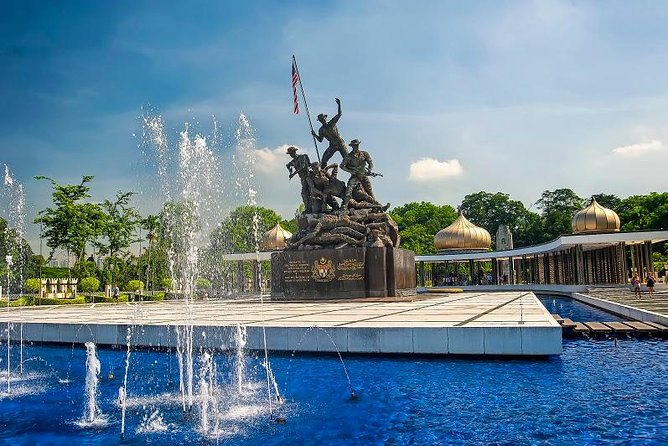 Best of Kuala Lumpur City Tour Including National Museum and National Monument - Istana Negara and Malaysia’s royal tradition
