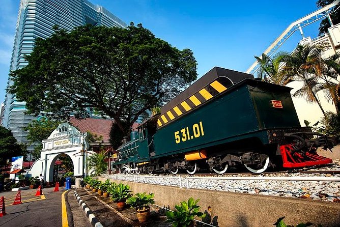 Best of Kuala Lumpur City Tour Including National Museum and National Monument - Merdeka Square and Sultan Abdul Samad Building