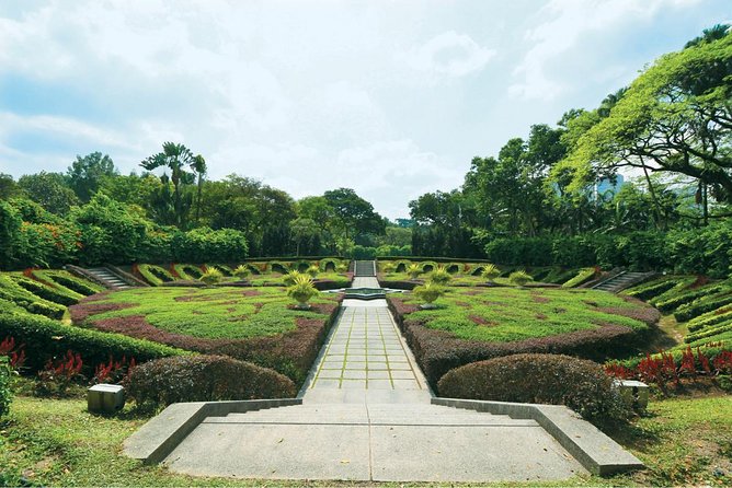 Bird Park & Butterfly Farm Nature Include All Entrance Tour From Kuala Lumpur - Kuala Lumpur Bird Park: 3,000 birds and a close encounter