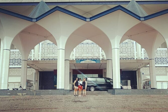 Blue Mosque And Batu Caves Private Tour from Kuala Lumpur - The Blue Mosque, Selangor’s grand state mosque