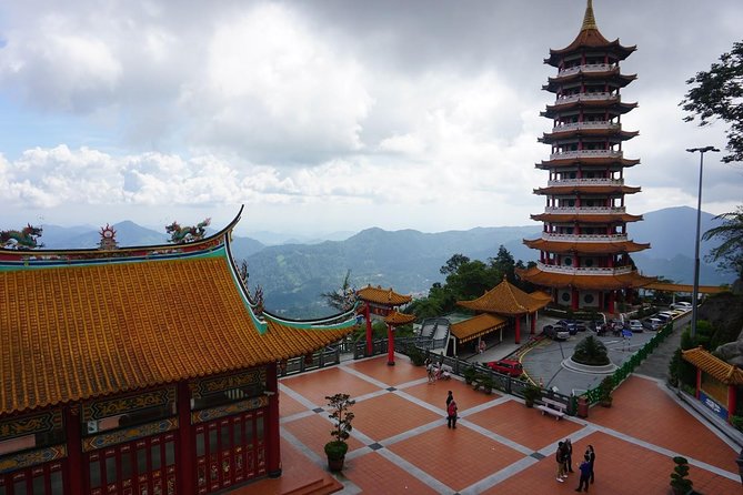 Breezy Genting Highland Day Tour from Kuala Lumpur - Riding the Awana SkyWay above the rainforest