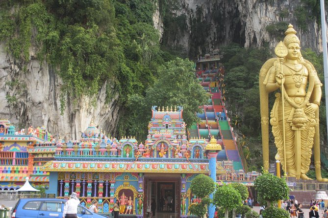 City and Batu Caves Tour - The National Mosque rewards respectful attention