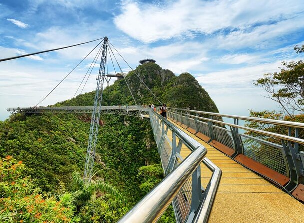 Combo - Cable Car & Sky Bridge And Tg. Rhu Mangrove Private Boat Tour With Lunch - Riding the Skycab up Mt. Machinchang