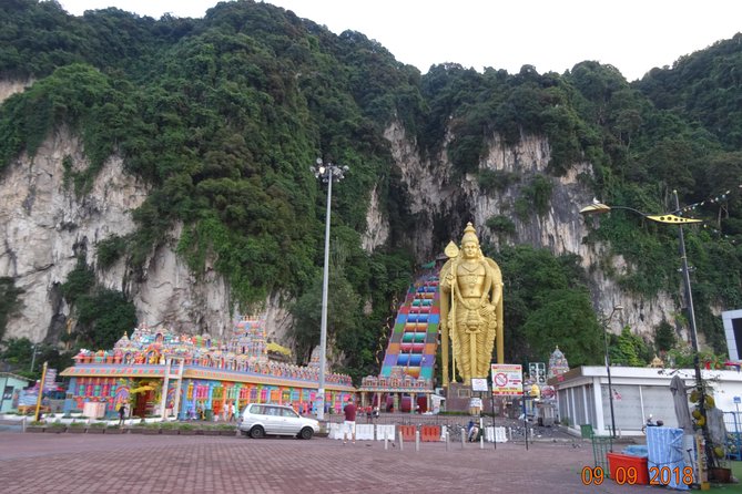 Day Tour Kuala Lumpur City, Batu Caves, Little India, Chinatown - Jamek Mosque at the river meeting point