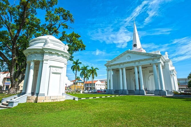 Explore Penang Your Way: Tailor-Made Private Guided Tour 4-10 Hrs - Kek Lok Si Temple adds a bigger scale