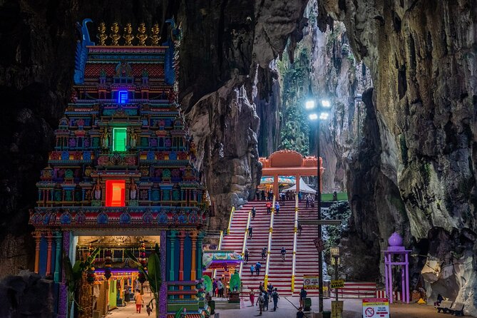 Fireflies Tour and Batu Cave Visit with Boat Ride and Seafood Dinner - What the private format adds