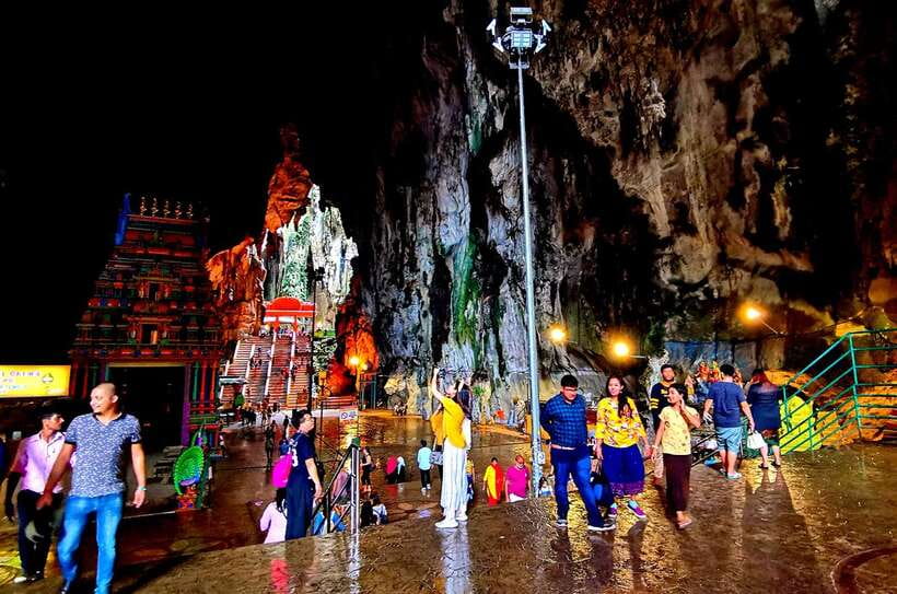 From Kuala Lumpur: Batu Caves Cultural Temple Tour - Brickfields and Little India from the car window
