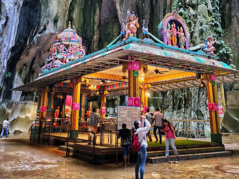 From Kuala Lumpur: Colmar Tropicale and Batu Caves Day Trip - What is included, and what will cost extra