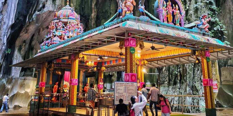 From Kuala Lumpur: Colmar Tropicale and Batu Caves Day Trip - Japanese Village and Botanical Garden