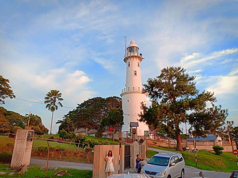 From Kuala Lumpur: Fireflies Tour and Seafood Dinner - The guide can make or break the evening