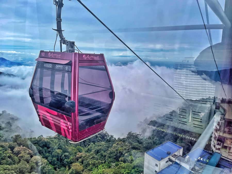 From Kuala Lumpur: Genting Highlands Day Trip with Cable Car - Riding the Awana SkyWay above the rainforest