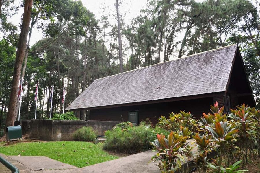 From Sandakan: 7 Unmissable Local Stops Private Tour - Puu Jih Shih Temple above the bay