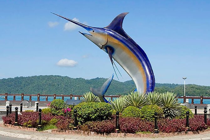 Full Day JomTour! Memorable Experience in Kota Kinabalu, Sabah - The Upside Down House and 3D Wonders Museum