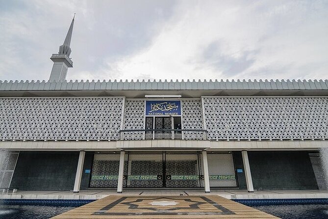 Full Day Kuala Lumpur City Tour with Petronas Twin Tower Tickets - Royal Selangor and the craft of pewter