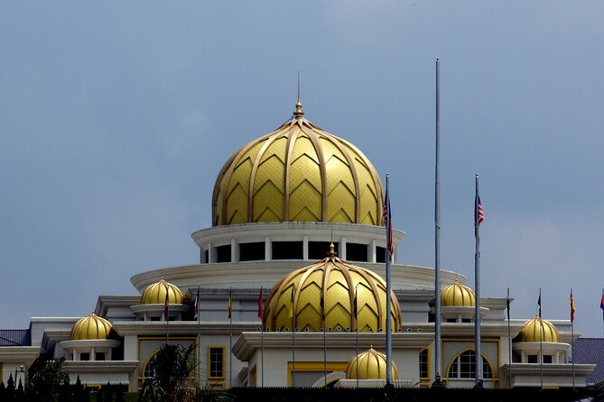 Full Day Kuala Lumpur City Tour with Petronas Twin Tower Tickets - KL Tower and the extra admission cost