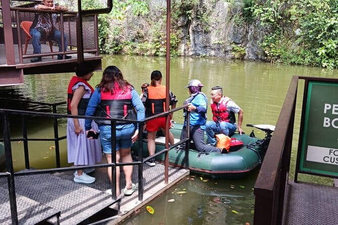 Full Day Private Ipoh Tour - Gaharu Tea Valley gives the morning a scenic start