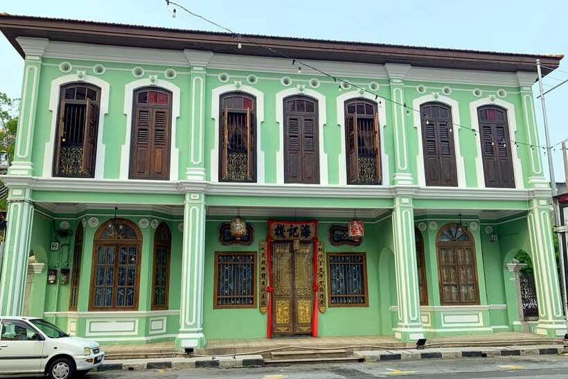 George Town: Private Half-Day Historical City Tour - What the guide adds to the experience