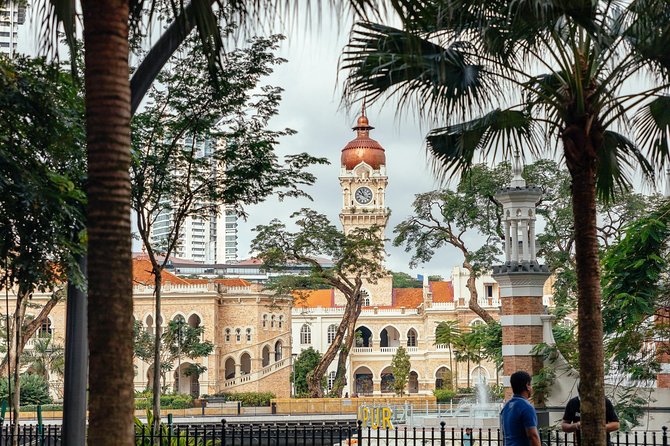 Highlights & Hidden Gems With Locals: Best of Kuala Lumpur Private Tour - Why this private Kuala Lumpur route works