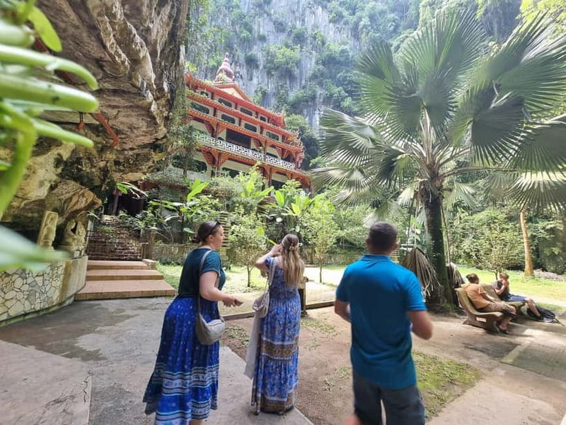 Ipoh Cave Temples Tours - The oldest temple and its Chinese-style structure