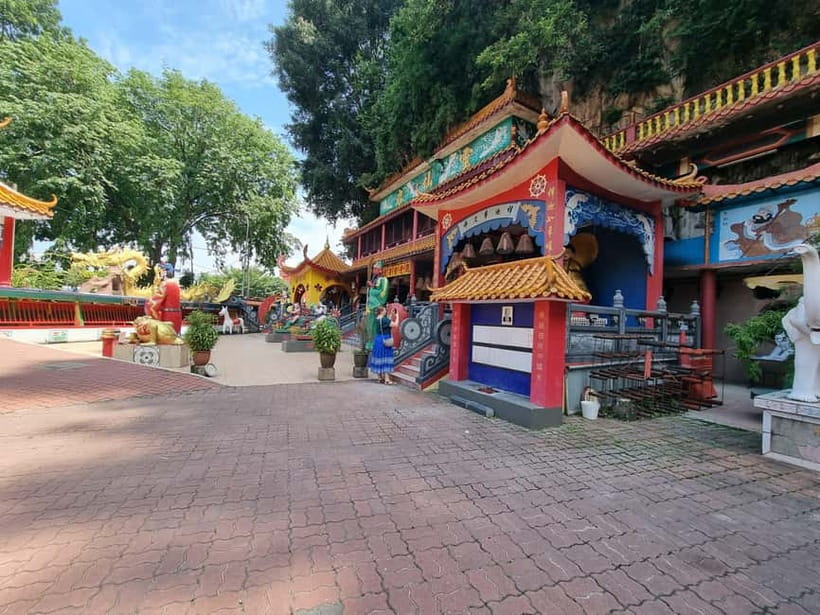 Ipoh Cave Temples Tours - Breakfast, snacks, and what is included