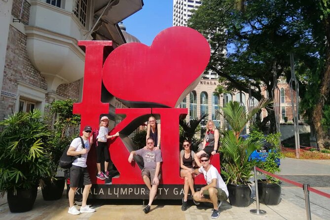 KL Butterfly Park Admission with Kuala Lumpur Famous Landmarks - Transport, group size, and the pace of the day