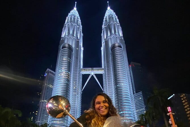 KL's Vespa Sprint - Suria KLCC and the Petronas Twin Towers