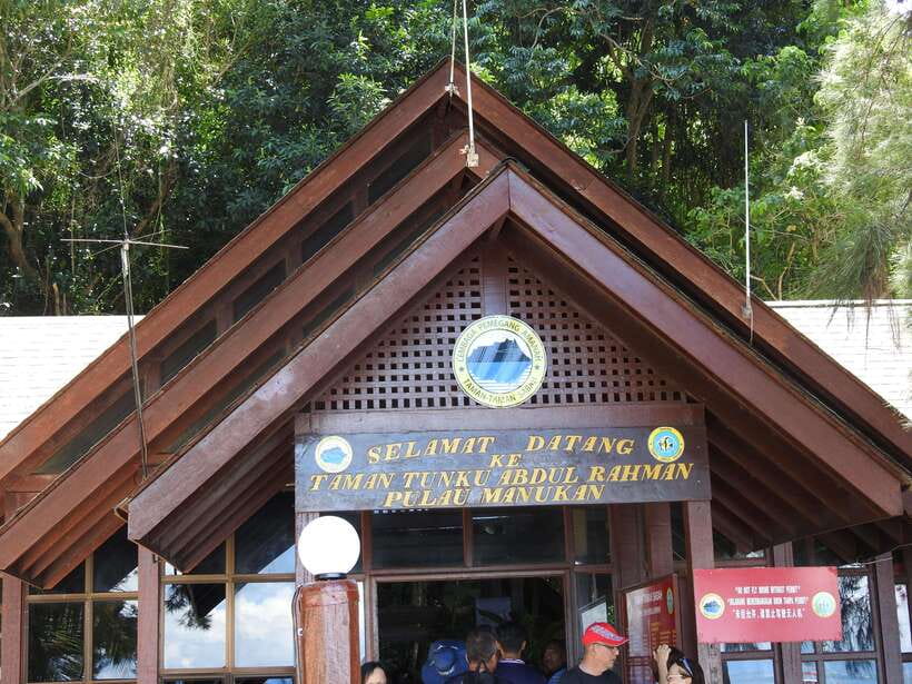 Kota Kinabalu: Island Hopping with Snorkeling & Meal - The Real Issue: Crowds and Shared Boats