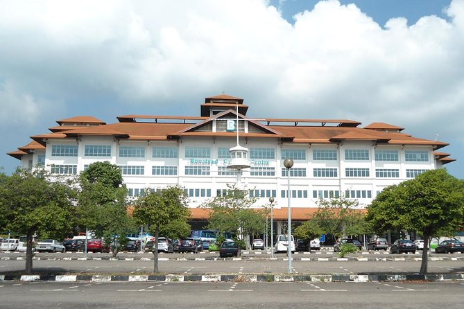 Kuala Lumpur (17 Attractions) Sightseeing Tour from Port Klang - The National Museum and the royal route