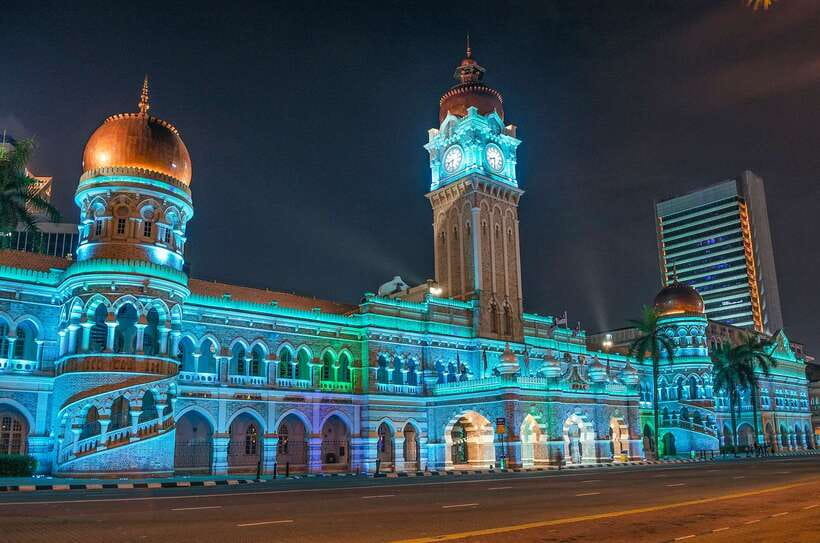 Kuala Lumpur: 4-Hour Authentic Local Markets & Event Tour - Masjid Jamek and Jalan Masjid set the tone