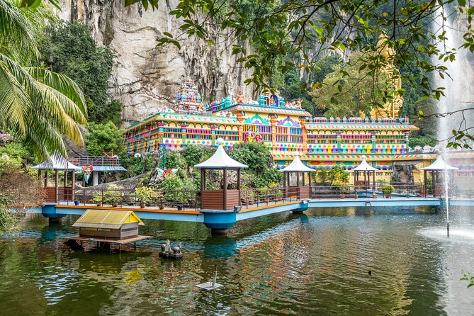 Kuala Lumpur Airport Transit Tour - Temples and markets reveal Kuala Lumpur’s mix