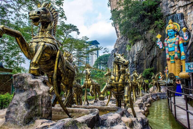 Kuala Lumpur : Batu Caves Private Tour - Fitness, Heat, and Accessibility