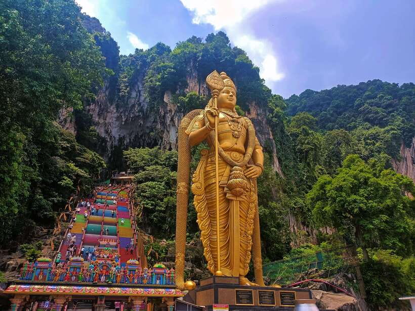 Kuala Lumpur: Batu Caves, Ramayana Caves & Kanching Falls - Batu Caves and the 272 colored steps