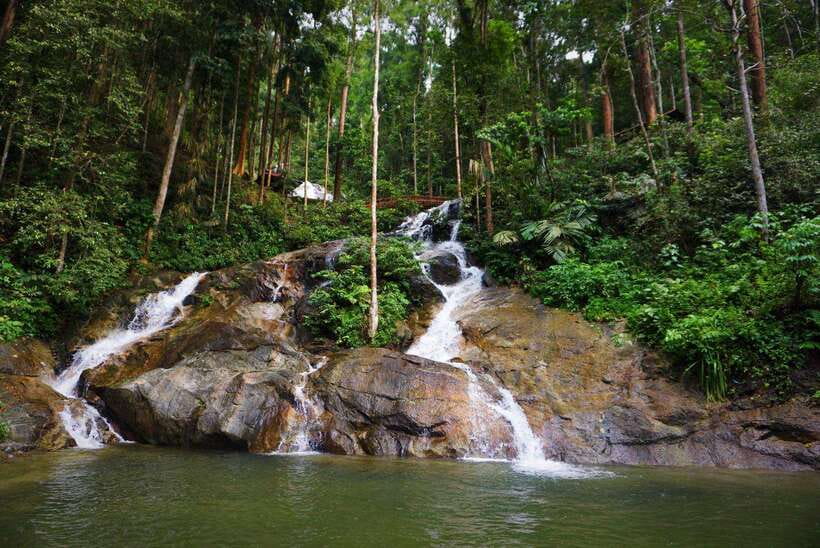 Kuala Lumpur: Batu Caves, Ramayana Caves & Kanching Falls - Pickup choices and the ride beyond the city