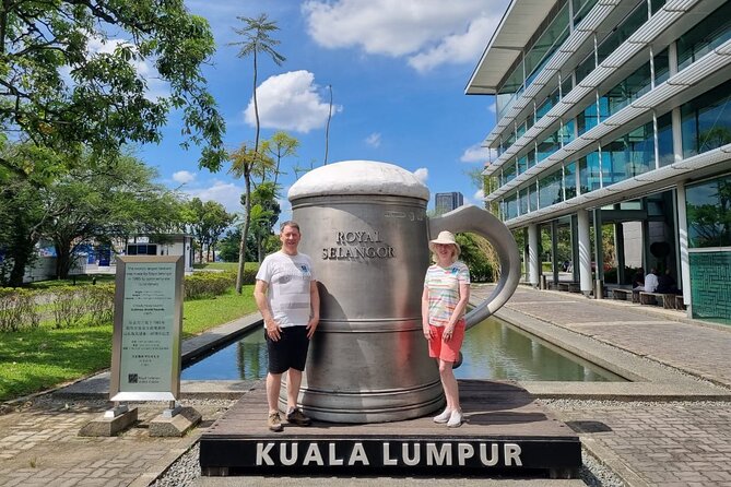 Kuala Lumpur City Full Day Tour with 23 Famous Landmarks - Chinatown, Central Market, and two important temples
