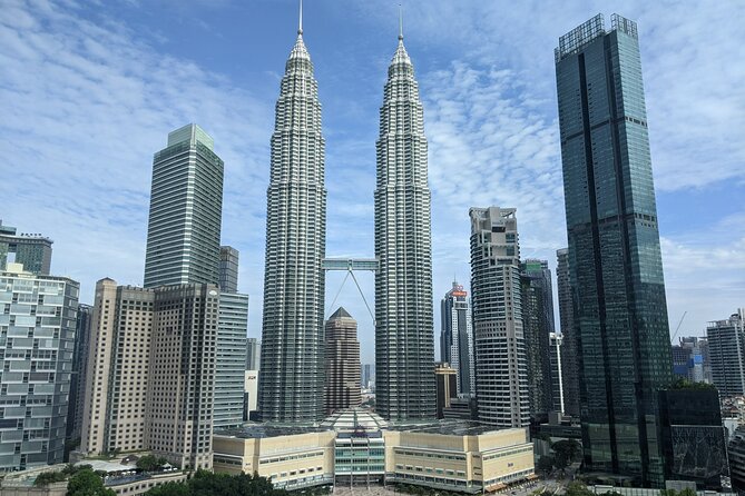 Kuala Lumpur City Tour with Petronas Twin Tower Admission Ticket - Petronas Twin Towers: the main event