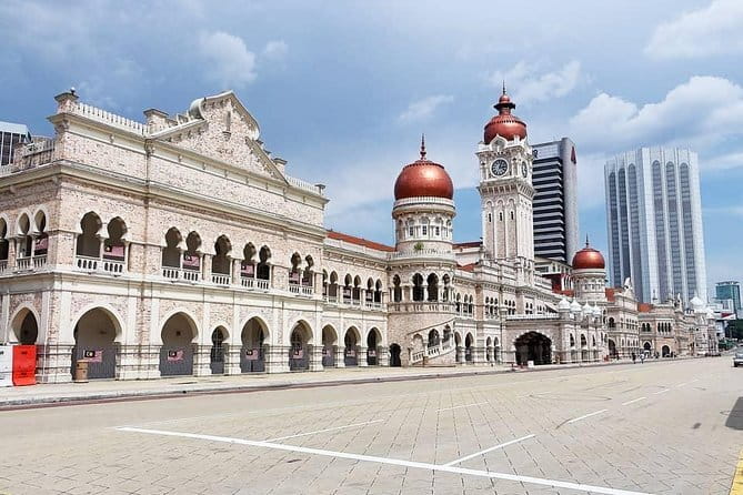 Kuala Lumpur Cultural and Heritage Tour - Chan See Shu Yuen Temple and its decorated roofs
