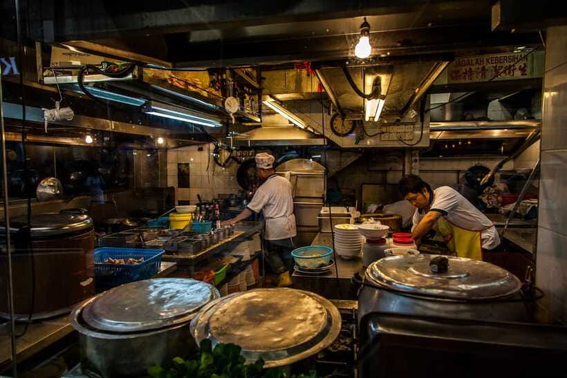 Kuala Lumpur: Evening Food Tour by Bike - Should you book the Kuala Lumpur evening food bike tour?