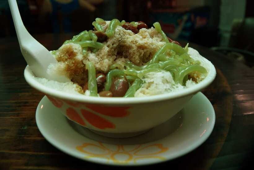 Kuala Lumpur: Evening Food Tour by Bike - Who should book this ride?
