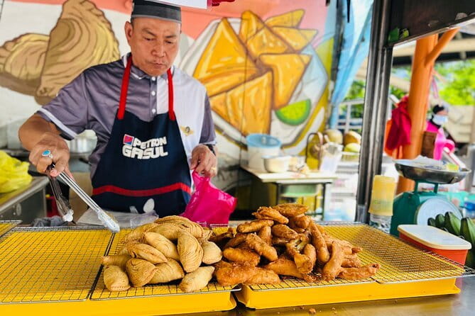 Kuala Lumpur Food Tour with 12+ Authentic Dishes & Local Secrets - A generous taste of Kuala Lumpur in three hours