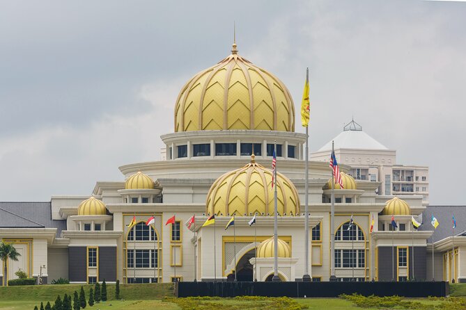 Kuala Lumpur Full Day City Tour with Petronas Twin Tower Tickets - Royal Selangor and KL Tower add two different city views