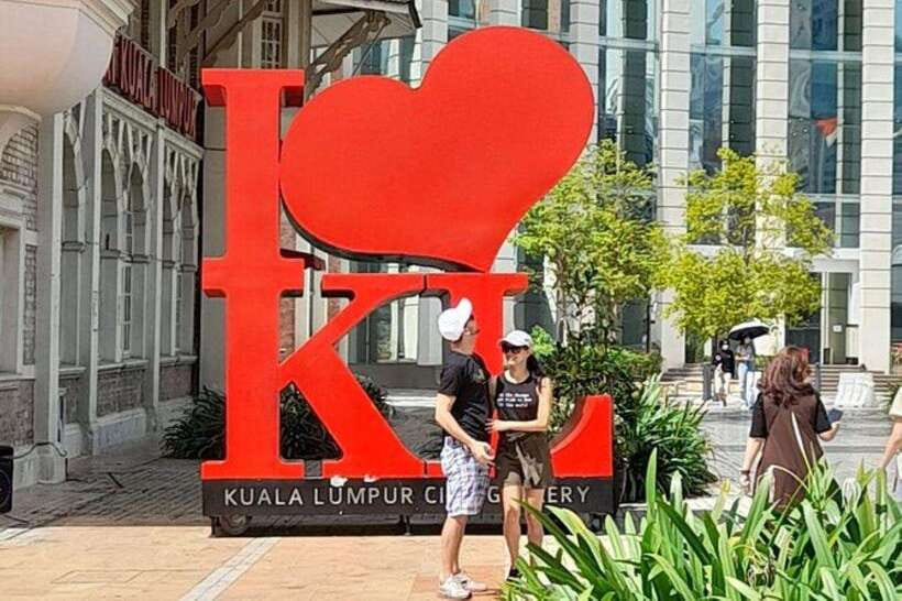 Kuala Lumpur: Full-Day Private City Highlights Tour - Chinatown, Little India, and the city between the monuments