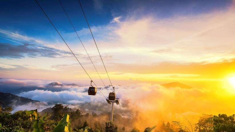 Kuala Lumpur: Genting Highland Tour with SkyWorld Theme Park - Riding the Awana SkyWay cable car