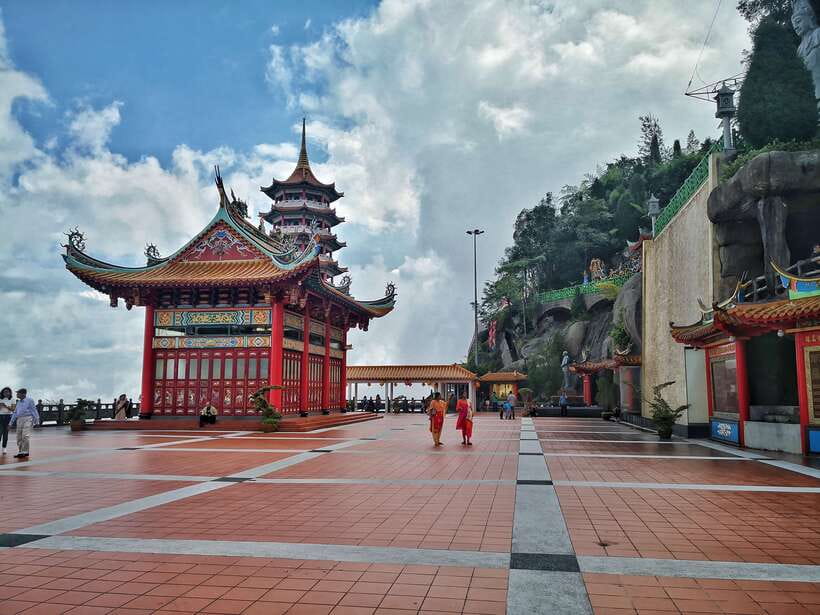 Kuala Lumpur: Genting Highlands & Batu Caves Day Trip - What makes Batu Caves worth the climb